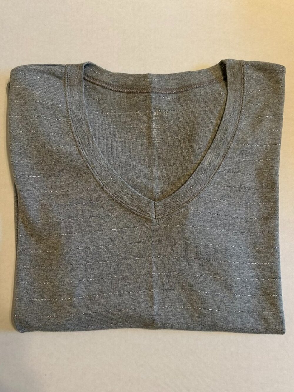 Cotton Ginny eco-ganic v-neck grey t-shirt with metallic stripes-Size Large